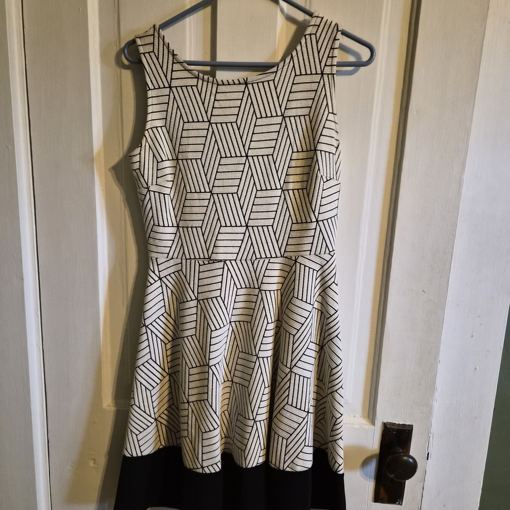 Le Lis Black and White Patterned Mini Dress
